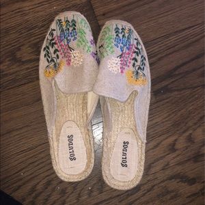 Embroidered Soludos